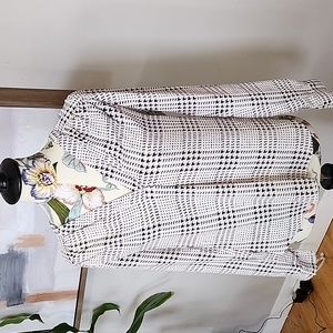 Blouse, long sleeves, v neck, work top with pattern